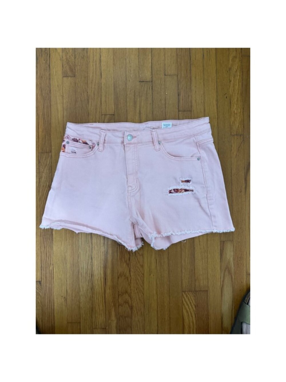 Time & Tru shorts‎